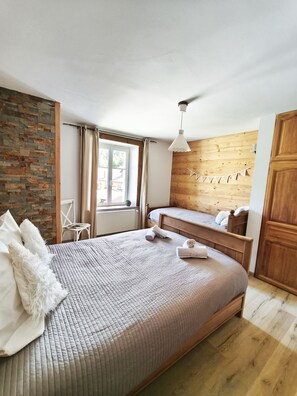 4 bedrooms, iron/ironing board, Internet, bed sheets - Mountain Chalet Hiking, Nature, Skiing near Gérardmer (Le Valtin)