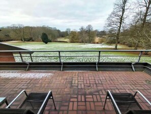 Decoración personalizada, muebles diferentes, cunas y wifi gratis 