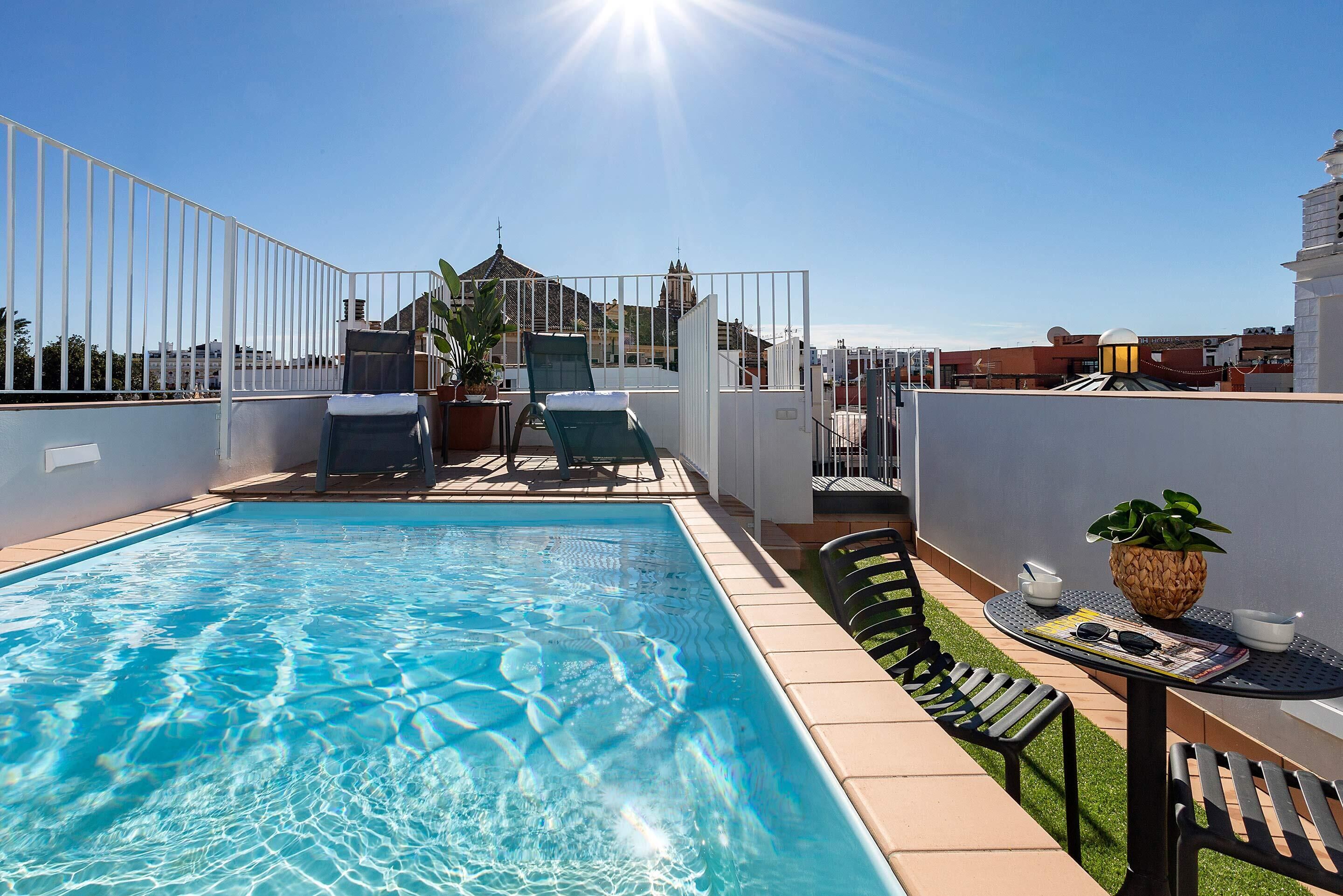 Apartment (2 Bedrooms) | Pool | 2 Außenpools