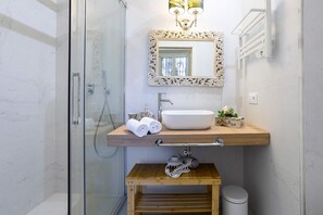 Apartment (2 Bedrooms) | Bathroom