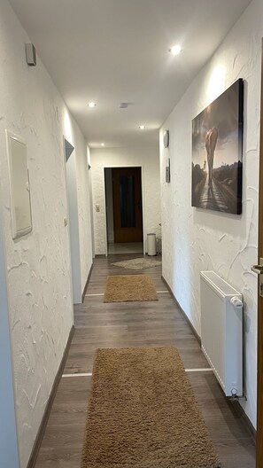 Interior - Beautiful newly renovated apartment in a quiet location in the Steigerwald (Oberaurach)