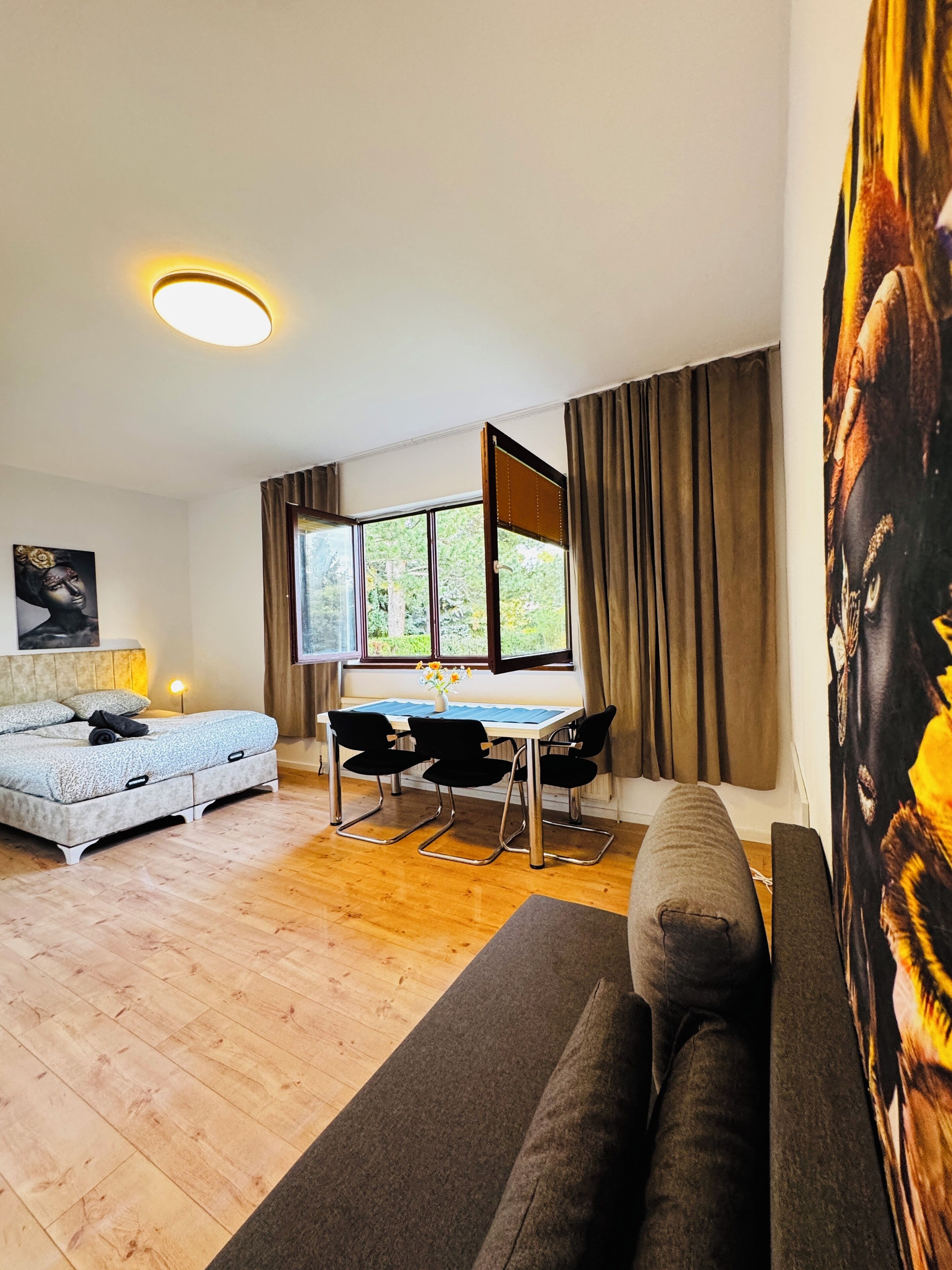 Tabla de planchar con plancha 