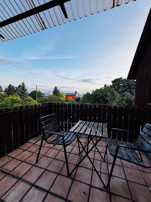 Basic Apartment | View from room - Central 8BR Stay with Garden and Terrace (Vienna)