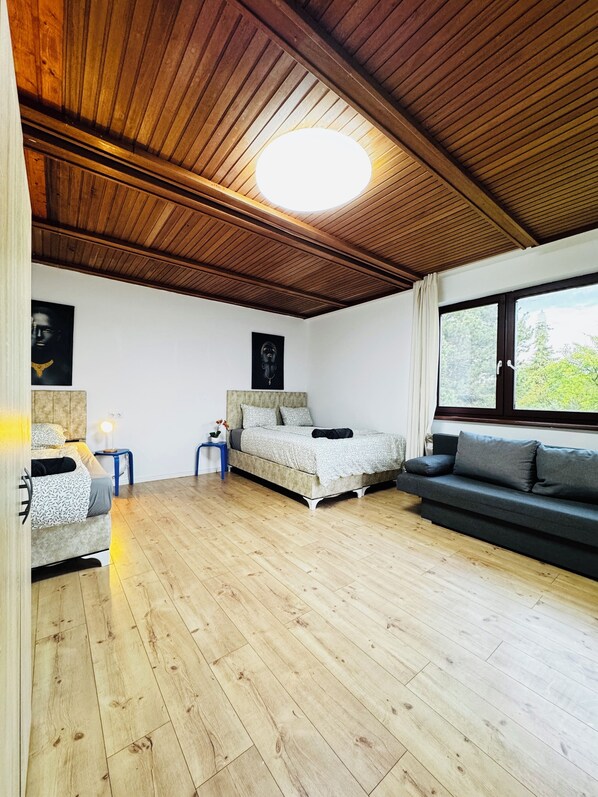 Basic-Apartment | Bügeleisen/Bügelbrett