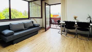 Apartament bàsic | Planxa i posts de planxar