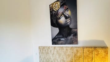 Apartament bàsic | Planxa i posts de planxar