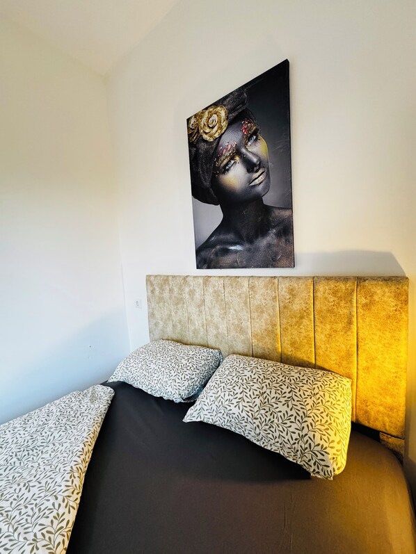 Apartamento básico | Tabla de planchar con plancha