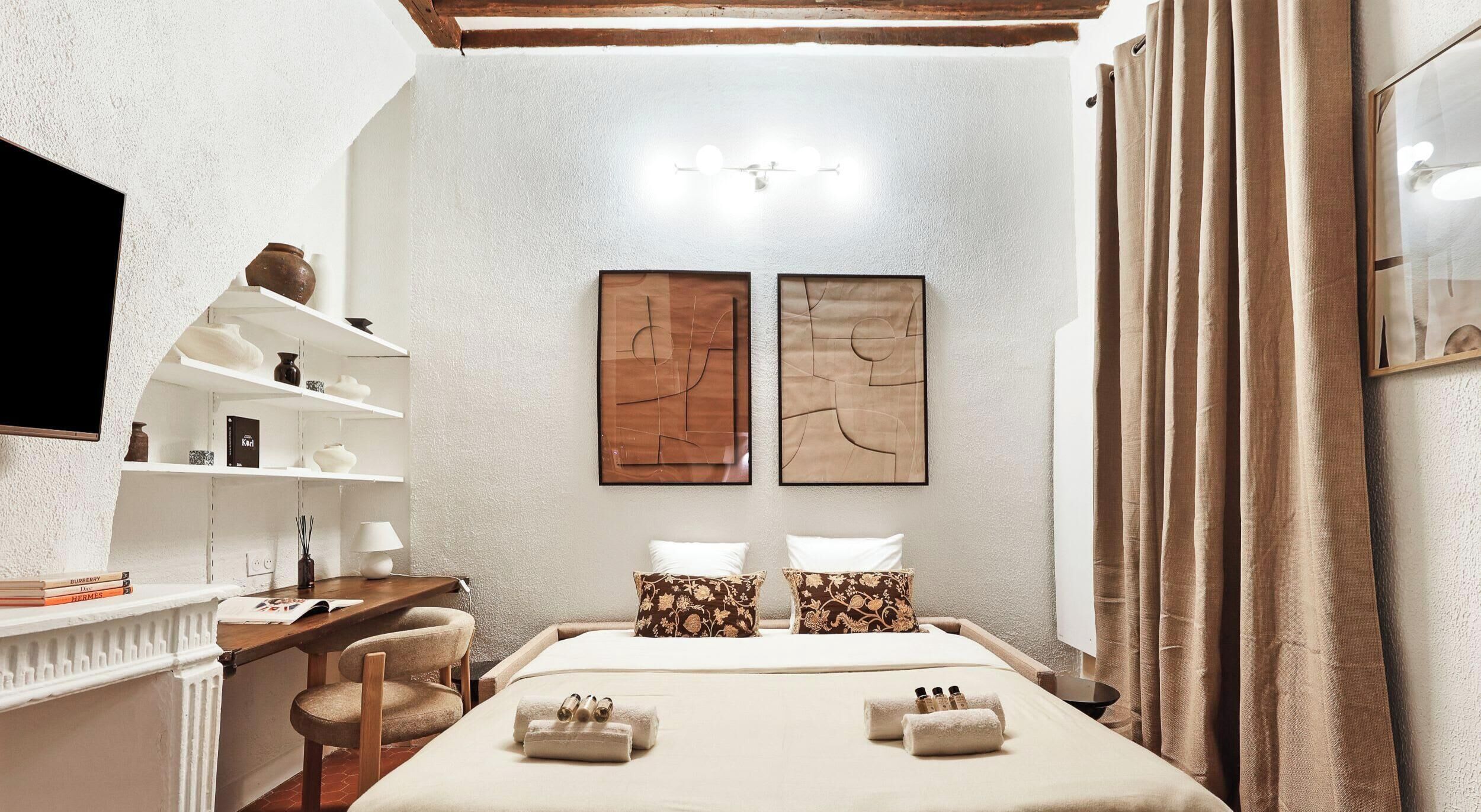 Travel cot, Internet, bed sheets