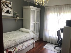 3 Schlafzimmer, Bügeleisen/Bügelbrett, WLAN, Bettwäsche