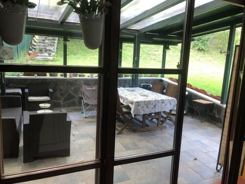 RUGBY Housing in the countryside, a stone's throw from Bilbao, Vitoria and San Sebastian.