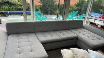 TV, peis og DVD-spiller