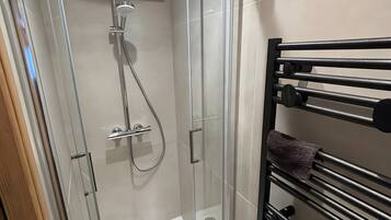 シャワー、タオル