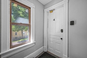 Interior - Prime location, Fast Wifi, mins from light rail (Saint Paul)