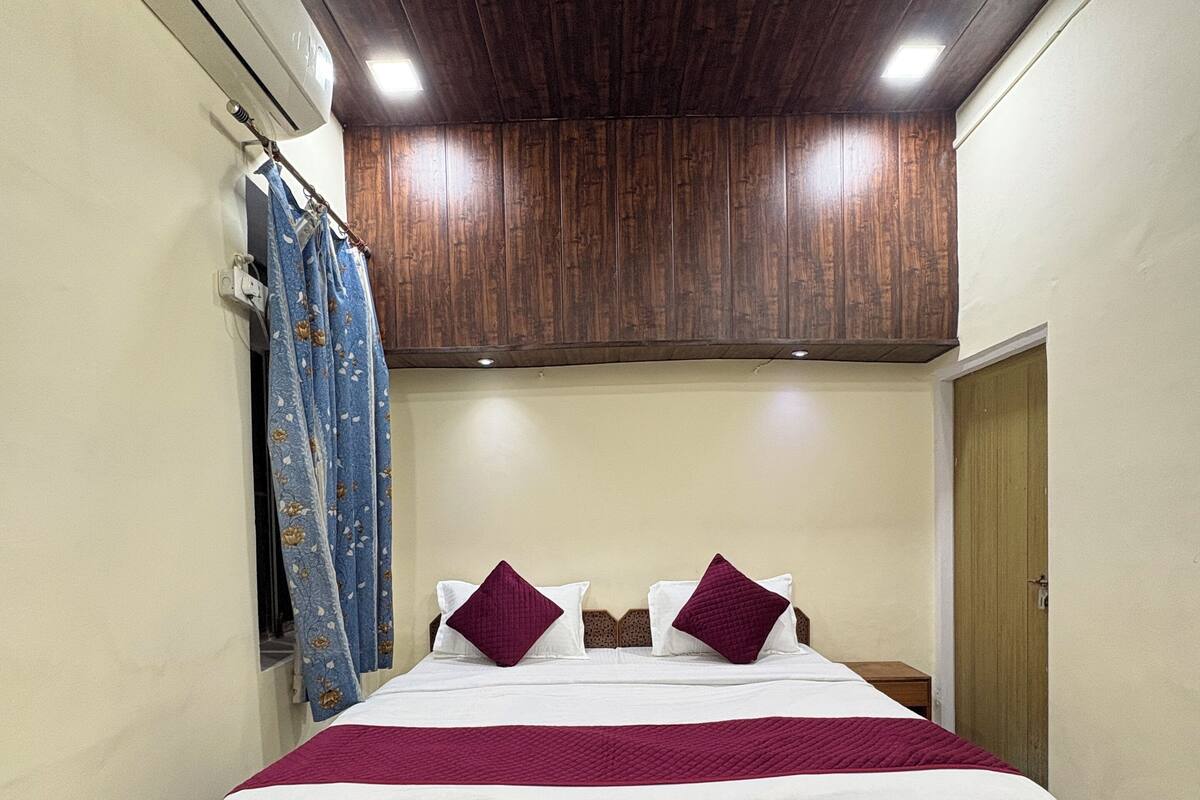 Deluxe Double Room | Free WiFi