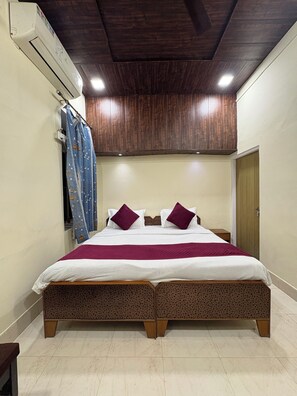Quarto casal luxo | Wi-Fi de cortesia