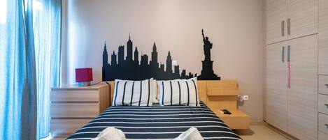 Iron/ironing board, internet, bed sheets