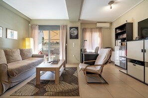 Living area - Athens City Easy Move · Patissia by ΜΡS (Athina)