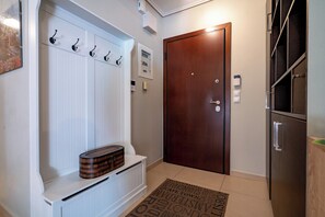 Interior - Athens City Easy Move · Patissia by ΜΡS (Athina)