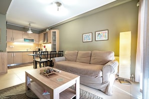 Living area - Athens City Easy Move · Patissia by ΜΡS (Athina)