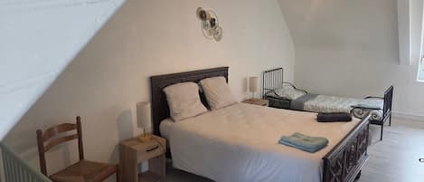 2 soverom, strykejern/-brett, wi-fi og sengetøy