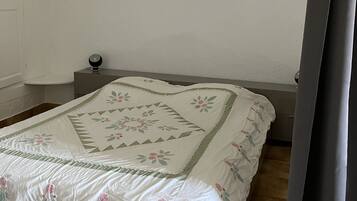 1 chambre, fer et planche à repasser, Wi-Fi