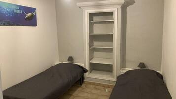 Iron/ironing board, WiFi