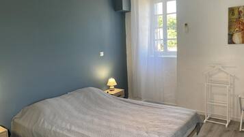 3 bedrooms, iron/ironing board, WiFi