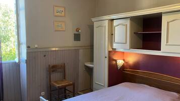 Iron/ironing board, WiFi