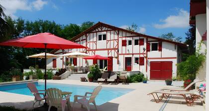 Guest Room "Domaine De La Barthe - Anna" with Shared Pool, Terrace and Wi-Fi