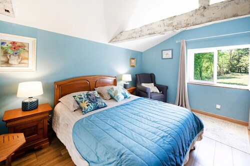 Guest Room "Domaine De La Barthe - Léonie" with Shared Pool, Terrace & Wi-Fi