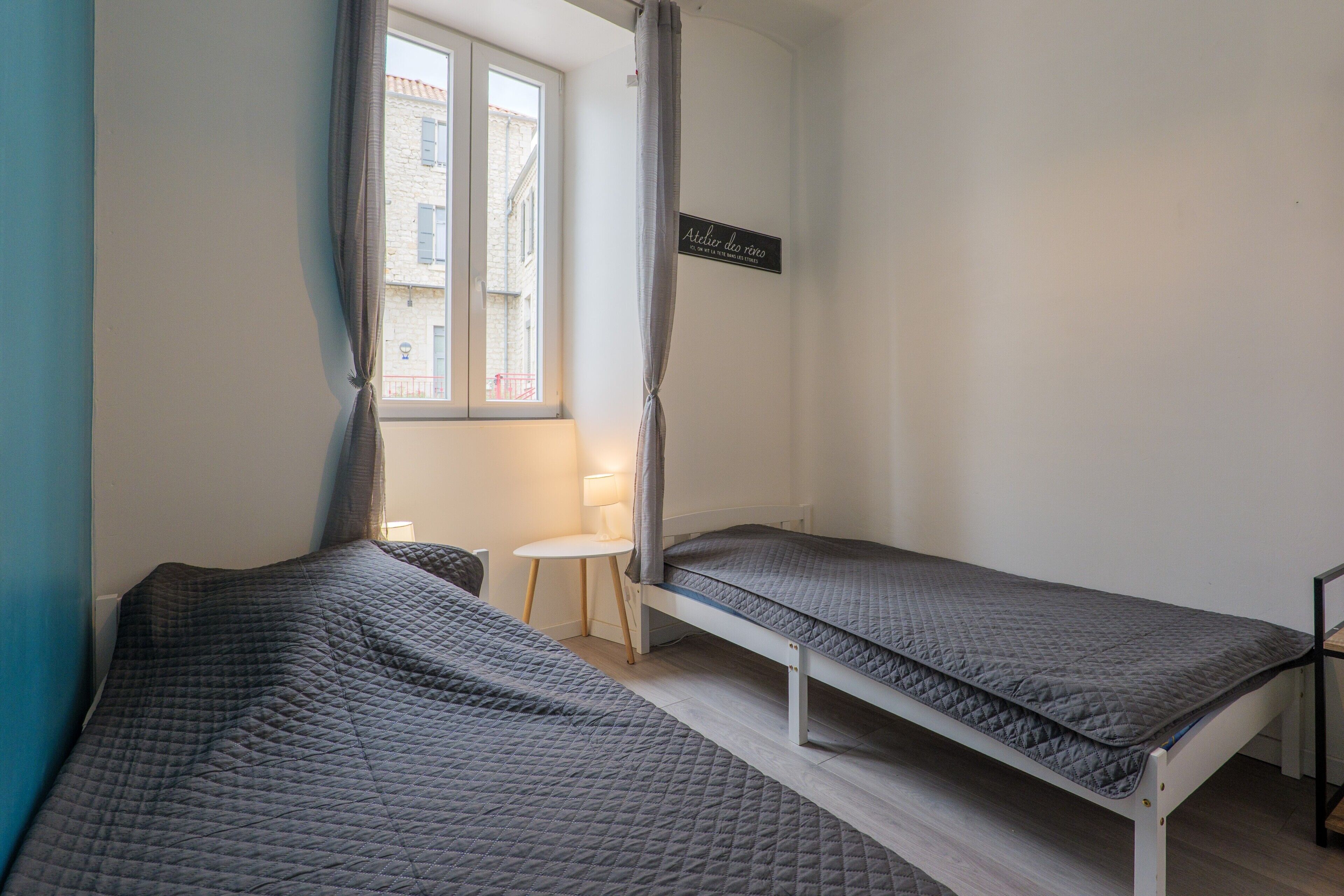 2 habitaciones, tabla de planchar con plancha y wifi 