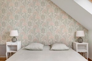 1 bedroom, WiFi, bed sheets - Bed and Breakfast 'Les Sept Arpents' with Shared Garden and Wi-Fi (Rigny Ussé)