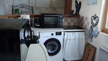 Coffee/tea maker, highchair