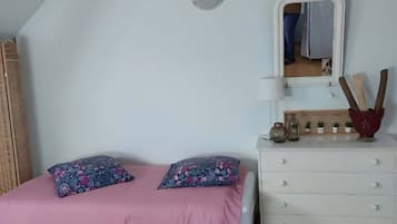 1 habitación, wifi y ropa de cama