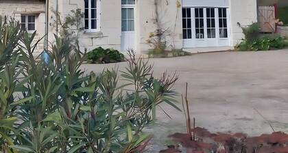 Bed and Breakfast 'Les Sept Arpents' with Shared Garden and Wi-Fi