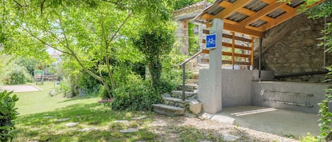 Enceinte de lâhĂ©bergement