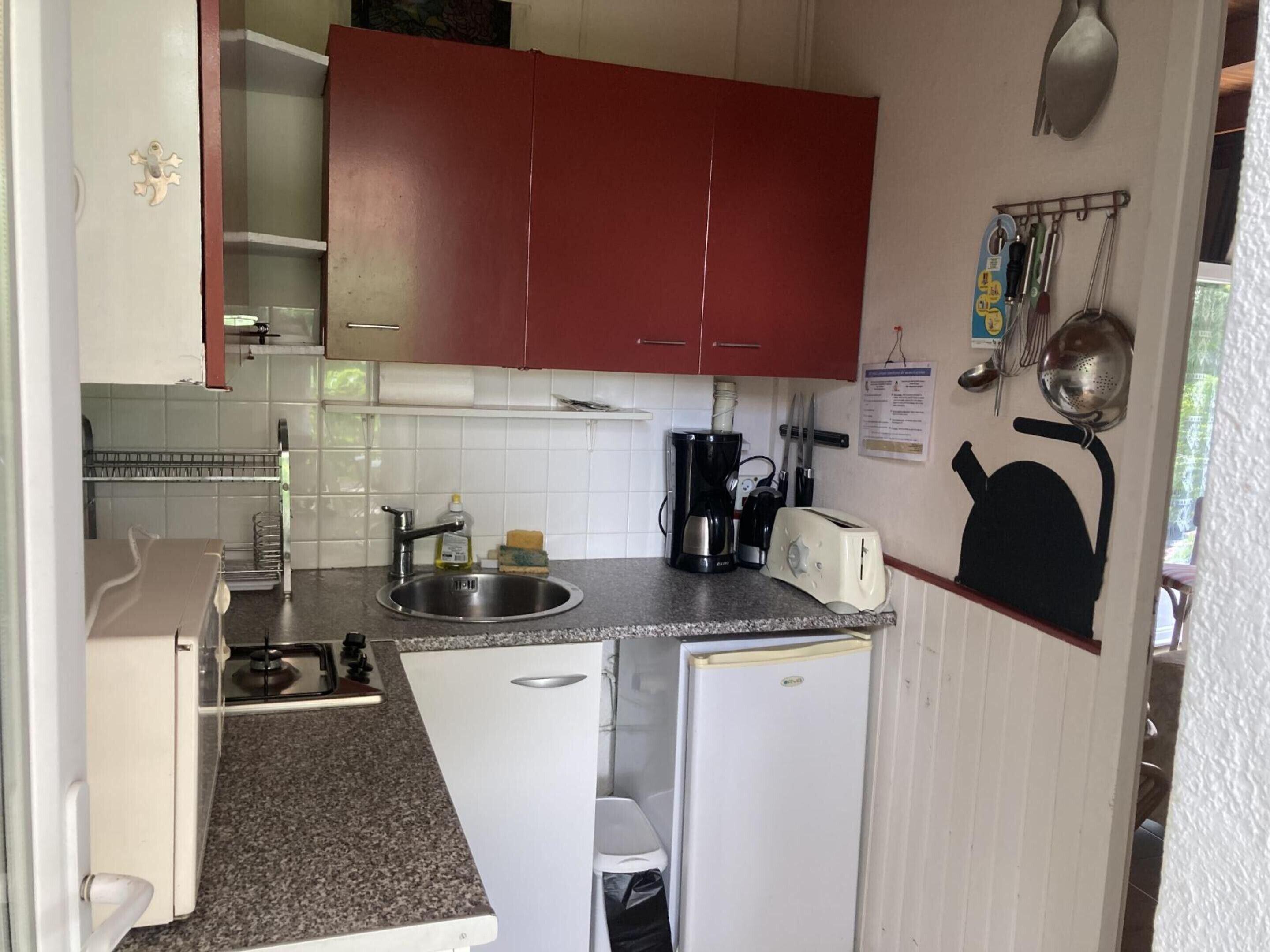 Refrigerador, microondas, horno, placa de cocina