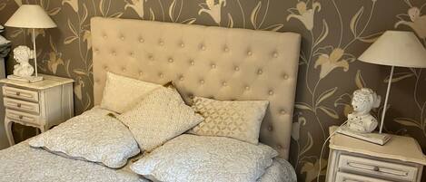 WiFi, bed sheets