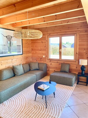 TV, fireplace, DVD player