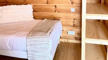 BĂŒgeleisen/BĂŒgelbrett, WLAN, BettwĂ€sche