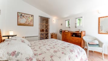 Fer et planche à repasser, Wi-Fi, draps fournis