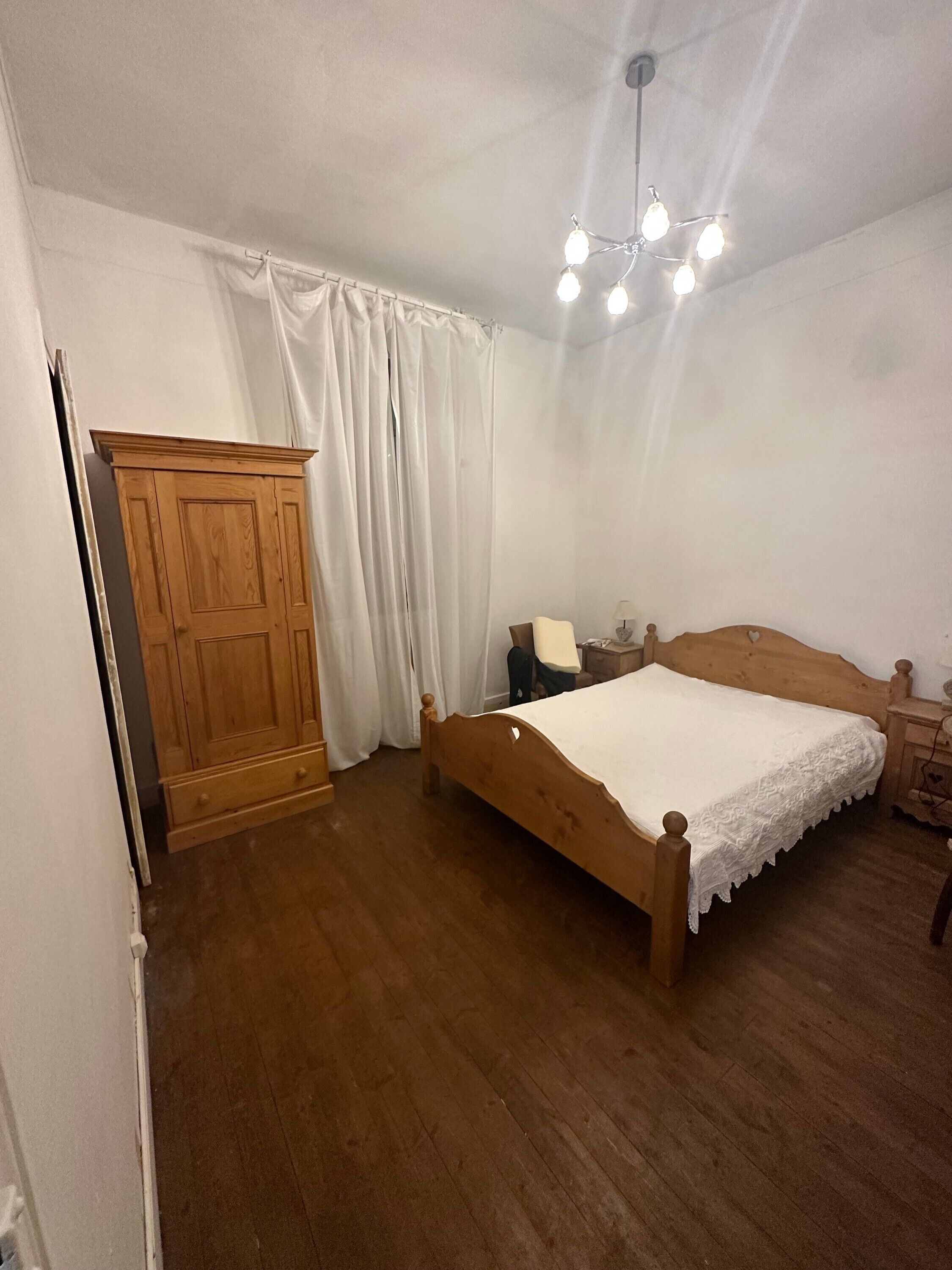 Een strijkplank/strijkijzer