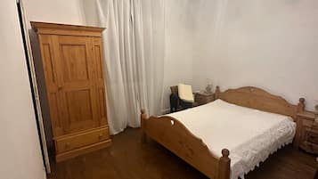 Een strijkplank/strijkijzer