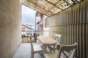 屋外ダイニングエリア