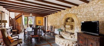 Holiday Home "Mas Provençal 12 Guests" with Private Pool, Terrace & Wi-Fi