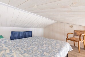 WiFi - Charming Independent Studio on the Island with Private Terrace, Shared Garden & Wi-Fi (Saint-Georges d'Oléron)