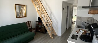 Charming Independent Studio on the Island with Private Terrace, Shared Garden & Wi-Fi