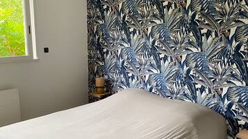 Fer et planche Ă repasser, Wi-Fi, draps fournis