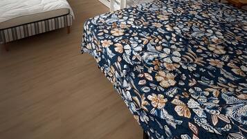 Fer et planche Ă repasser, Wi-Fi, draps fournis