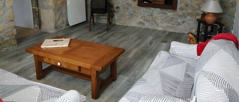 Televisie en een open haard